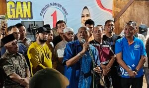 Syah Afandin menyampaikan deklarasi di posko pemenangannya