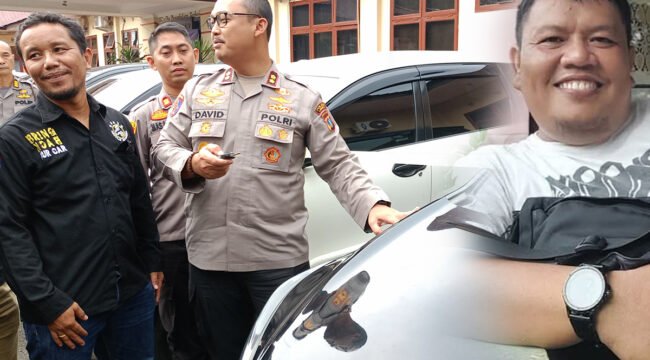 Kapolres Langkat AKBP David Triyo Prasojo memperlihatkan mobil rentalan yang digelapkan tersangka Fer (kanan).