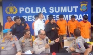 Kapolrestabes Medan Kombes Pol Gidion Arif Setyawan memberikan keterangan saat memaparkan 7 tersangka. (Ist)