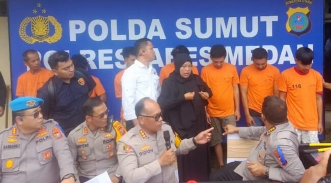 Kapolrestabes Medan Kombes Pol Gidion Arif Setyawan memberikan keterangan saat memaparkan 7 tersangka. (Ist)
