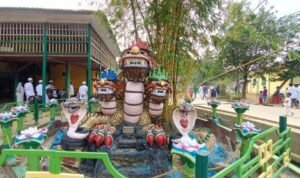 Patung unik dan nyentrik di lokasi perkampungan Kasih Sayang alias Kampung Matfa