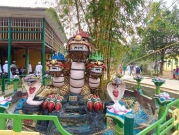 Patung unik dan nyentrik di lokasi perkampungan Kasih Sayang alias Kampung Matfa.