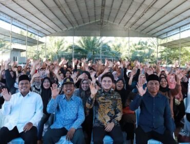 Pimpinan DPRD Sumut Ricky Anthony bersilaturrahmi dengan warga Kecamatan Wampu di Desa Gohor Lama.