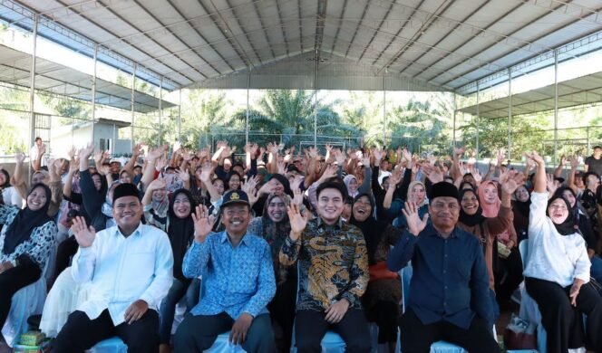 
Pimpinan DPRD Sumut Ricky Anthony bersilaturrahmi dengan warga Kecamatan Wampu di Desa Gohor Lama.