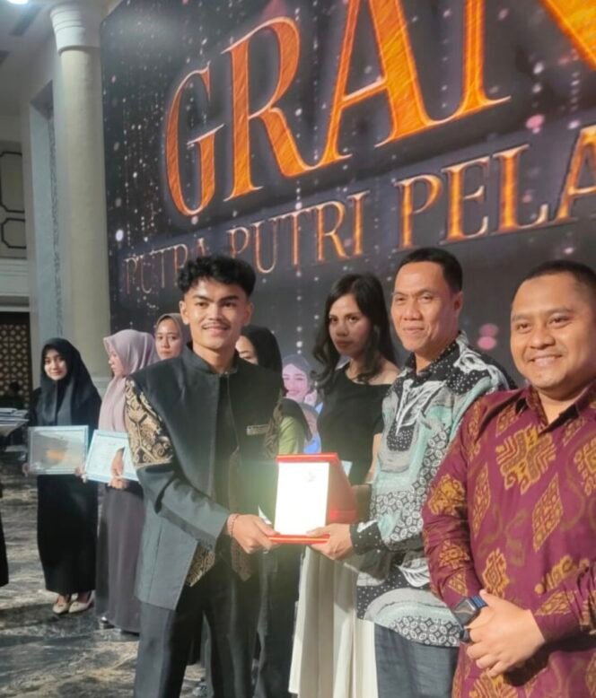 
10 Grand Finalis Pemilihan Putra-putri Pelajar Sumatera Utara Dapat Kuliah Gratis di Universitas Deztron Indonesia