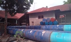 Usaha industri rumahan di Desa Paya Bengkuang, Kecamatan Gebang, Langkat merakit alat penyulingan kondensat ilegal