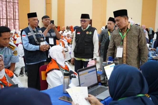 
Pemberangkatan Jamaah Calon Haji Kloter 7 Embarkasi Medan Tahun 2025 Berjalan Khidmat dan Tertib