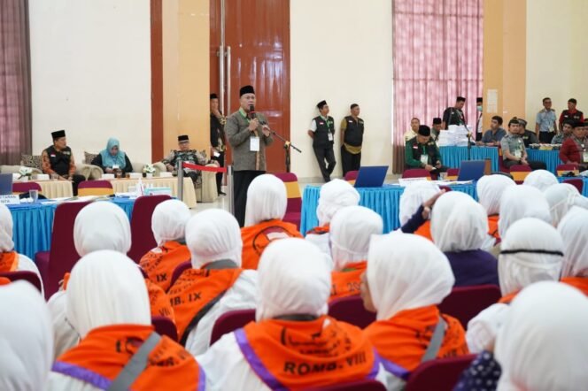 
Proses Pelayanan dan Penerimaan Calon Jamaah Haji di Asrama Haji Medan Tahun 2025 Berjalan Lancar