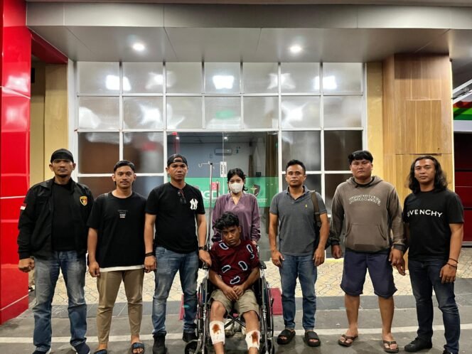 
Terekam CCTV, Seorang Maling Motor Tumbang Ditembak Polisi di Jalan HM Joni