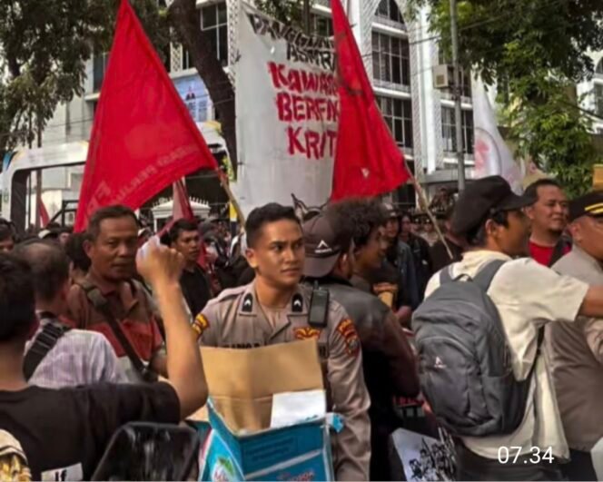
Pengamanan Humanis Warnai Perayaan May Day 2025 di Sumatera Utara