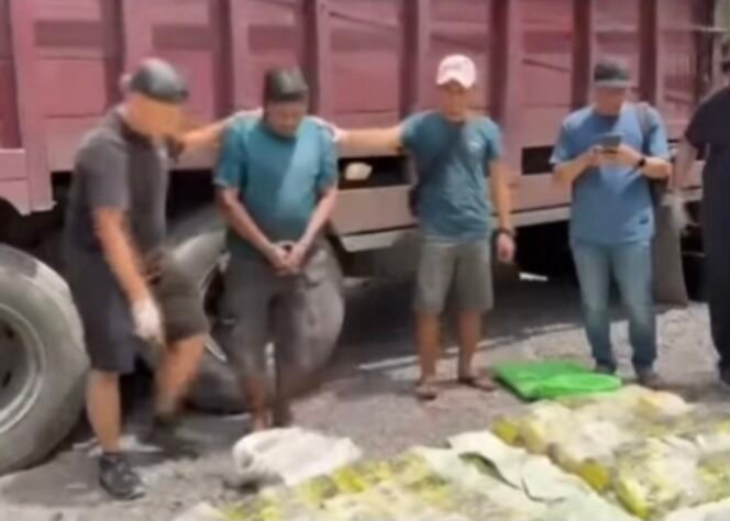 
Penggerebekan 138 Kg Sabu Dalam Truk, BNN Tangkap Tiga Tersangka di Tiga Provinsi