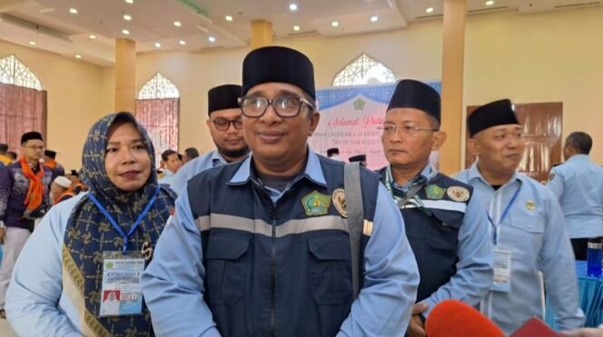 
Jamaah Calon Haji Kloter 6 Asal Langkat Diberangkatkan Dengan Pelayanan Maksimal dan Rasa Haru