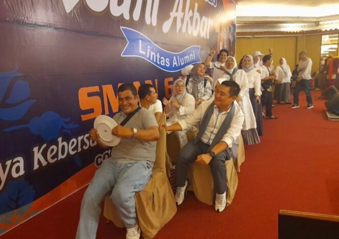 
Ratusan Alumni SMAN 6 dari Dalam dan Luar Neger Meriahkan Reuni Akbar