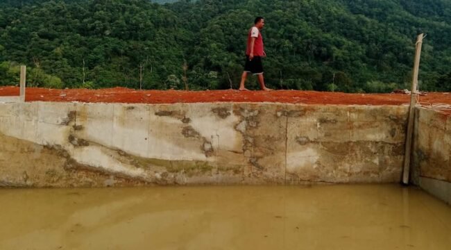 Dua kolam renang yang disebut-sebut milik Bupati Langkat H Syah Afandin saat proses pembangunan.