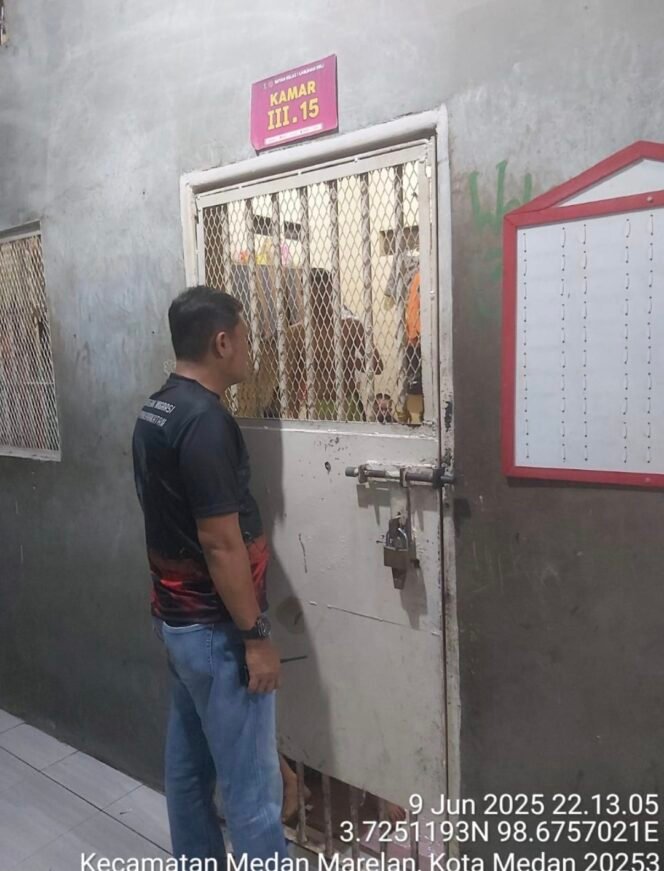 
Pastikan Kamtib Terjaga, Rutan Labuhan Deli Kontrol Blok Hunian Warga Binaan