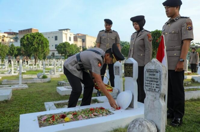 
Andi Surya, Karutan Medan yang Mencuri Perhatian di Pesta Ngunduh Mantu Al Ghazali – Alyssa Daguise
