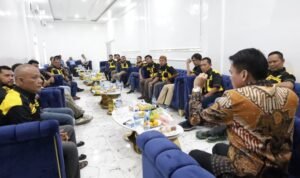 Pimpinan DPRD Sumut Ricky Anthony saat menerima silaturrahmi pengurus HML