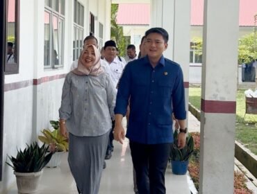 Pimpinan DPRD Sumut Ricky Antohny saat meninjau SMA Negeri 1 Batang Serangan beberapa waktu lalu.