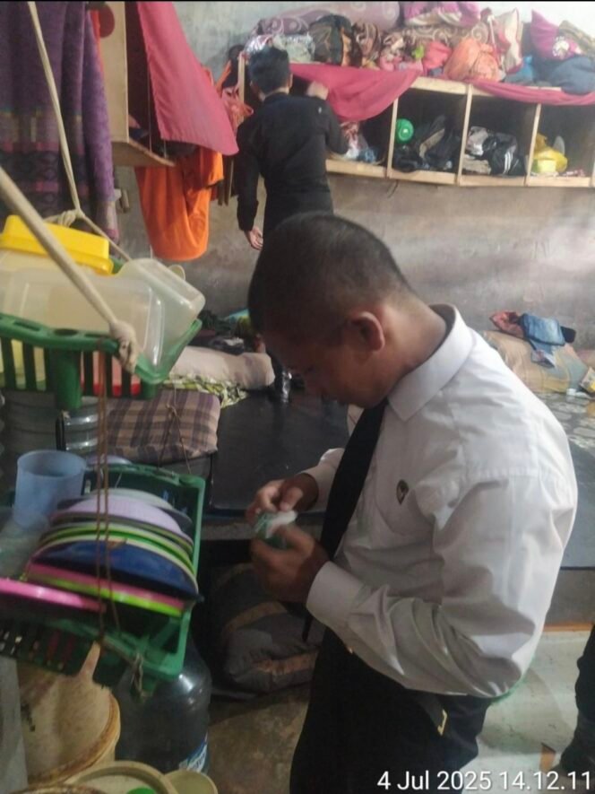 
Razia Rutin, Rutan Labuhan Deli Tegaskan Komitmen Steril dari Narkoba, HP Ilegal, dan Senjata Tajam