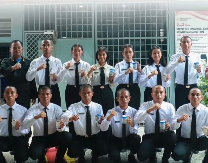 
PASTIKAN BEBAS NARKOBA, LAPAS RANTAUPRAPAT TES URINE 12 CPNS BARU