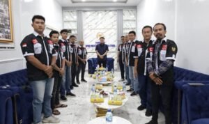 Pimpinan PDRD Sumut Ricky Anthony saat menerima silaturrahmi SUARA di Stabat