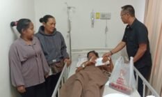Warga Brandan Kritis Diserang Monyet, Ricky Anthony Bantu Biaya Perobatan