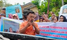 Diduga Dikriminalisasi PT ALAM, Puluhan Warga Desak Hakim Bebaskan Terdakwa