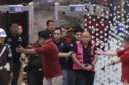 Eks Kepala BGN Dadan Hindrayana mengenakan rompi pink Kejagung.