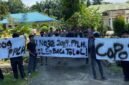 Puluhan massa SATMA Milenial AMPI Langkat menggelar aksi di Kantor Dinas Lingkungan Hidup Langkat.